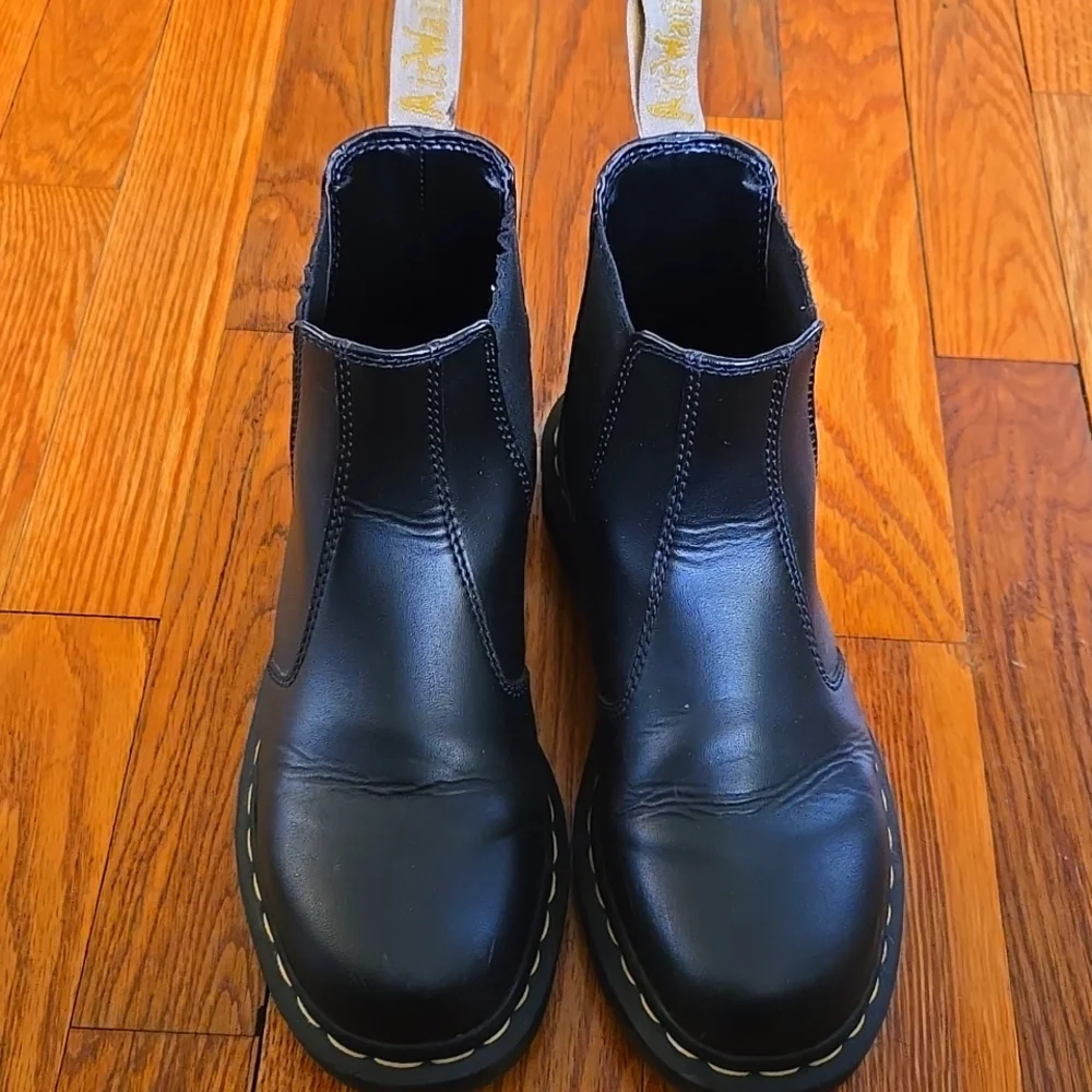 Dr Martens Vegan 2976 Chelsea Boot Wmns 7 - Picture 1 of 5